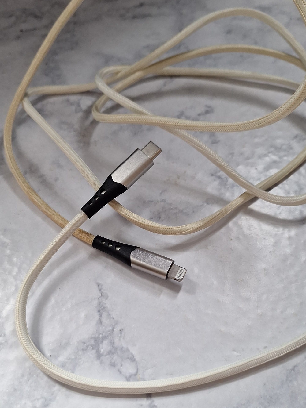 Apple Iphone Universal USB-C to Lightning Braided Charging Cable - Cream
